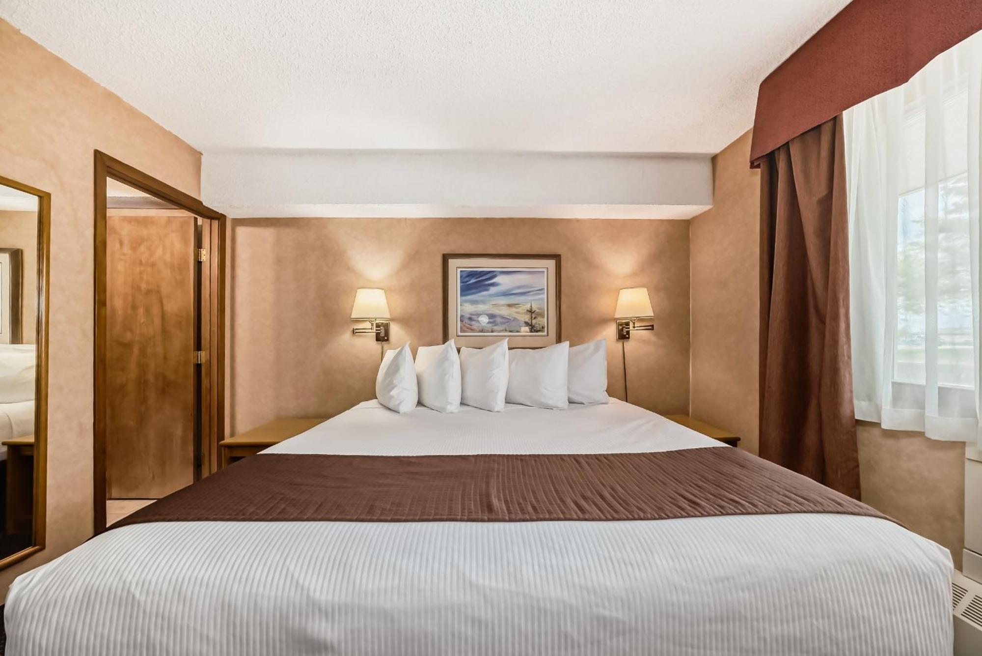 Stony Plain Inn & Suites Eksteriør billede