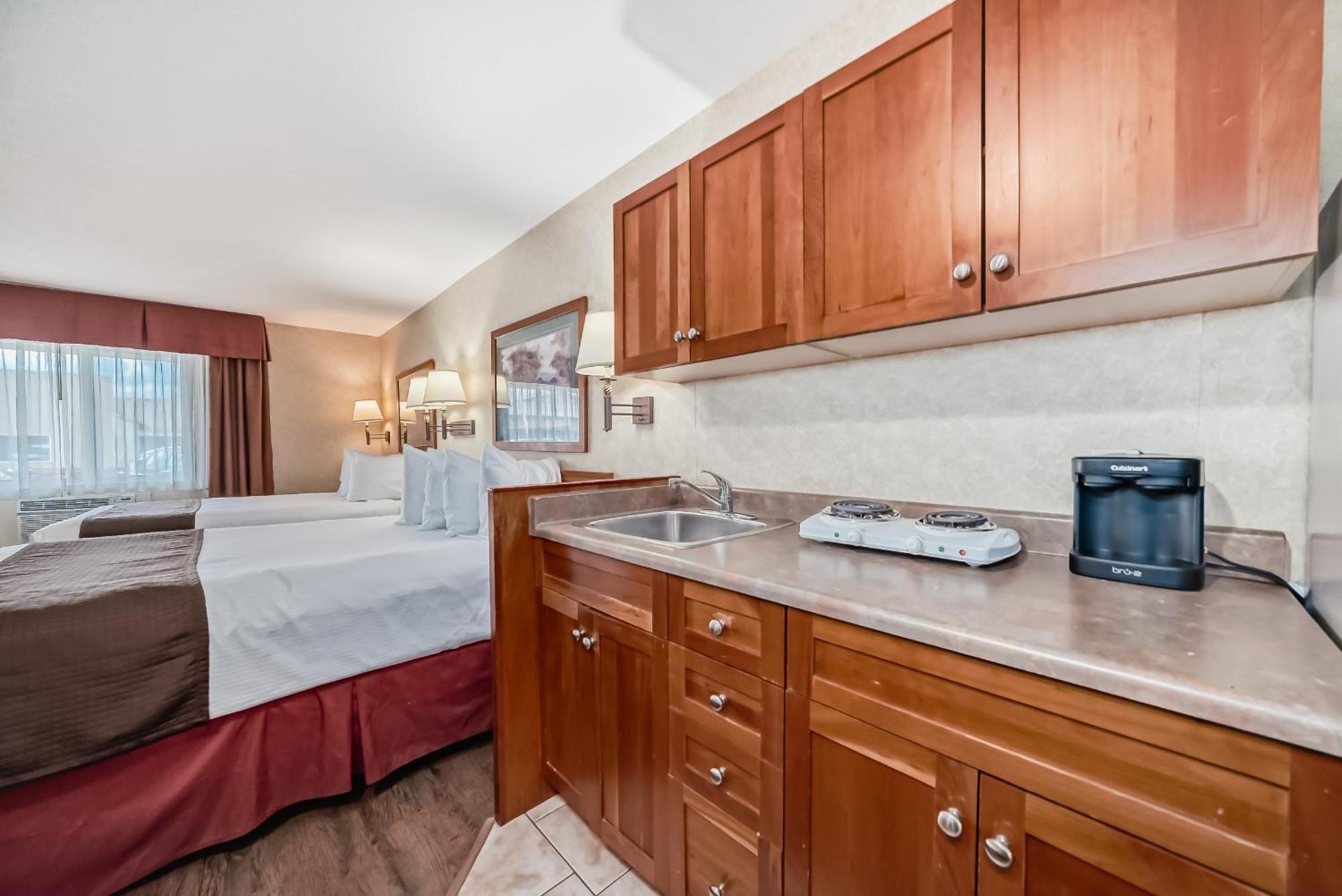 Stony Plain Inn & Suites Eksteriør billede