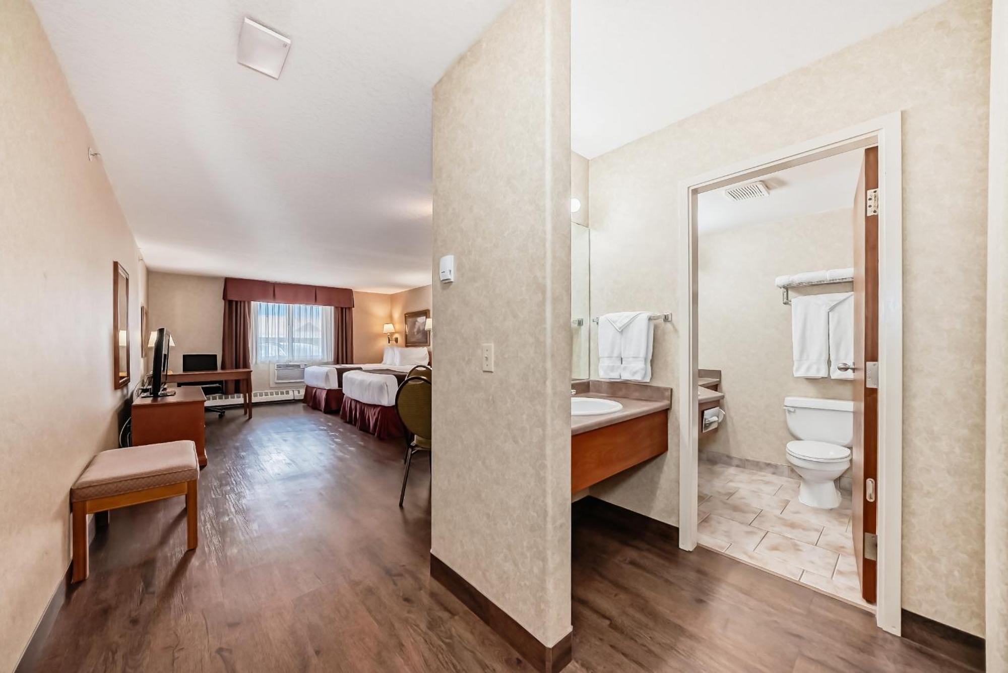 Stony Plain Inn & Suites Eksteriør billede