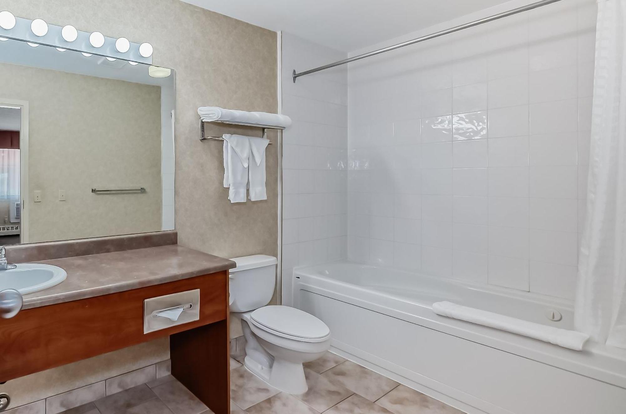 Stony Plain Inn & Suites Eksteriør billede