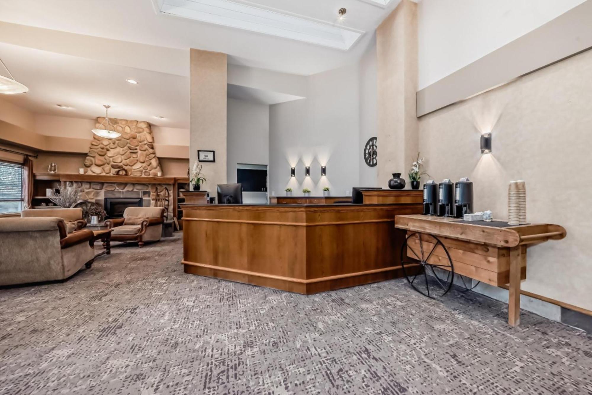 Stony Plain Inn & Suites Eksteriør billede